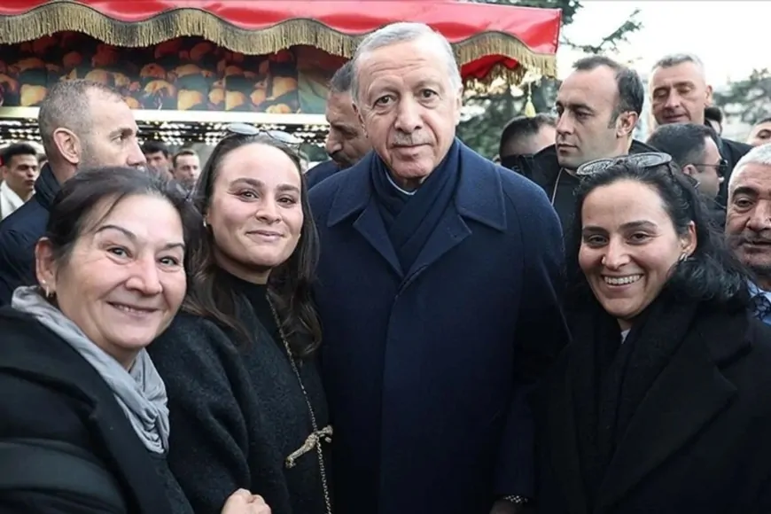 Cumhurbaşkanı Erdoğan’dan Sultanahmet Meydanı’nda Regaip Kandili Kutlaması