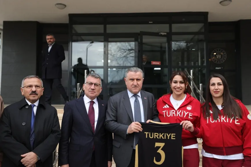 Tokat’ta Modern Çok Amaçlı Spor Salonu Sporcularla Buluştu