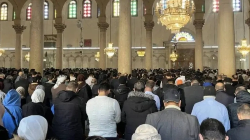 Şam Emevi Camii'nde Cuma Namazında İzdiham: 3 Kişi Hayatını Kaybetti, Çok Sayıda Yaralı