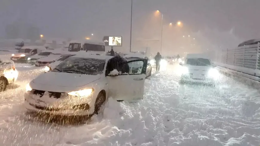 İstanbul'da Kar Tarihi Yeniden Değişti: Sıcaklık 10 Derece Düşecek, İşte Detaylı Hava Durumu