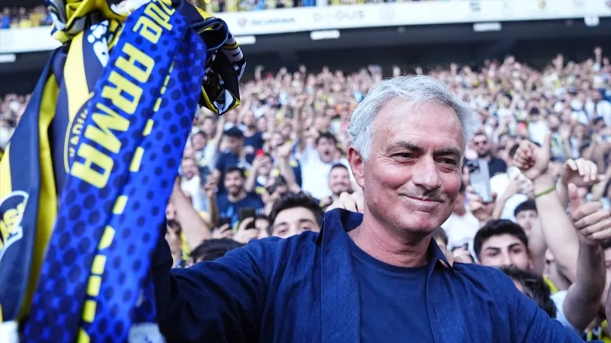 Mourinho’nun Transfer Listesi Belli Oldu: Fenerbahçe, 4 Stoperle Görüşmelere Devam Ediyor