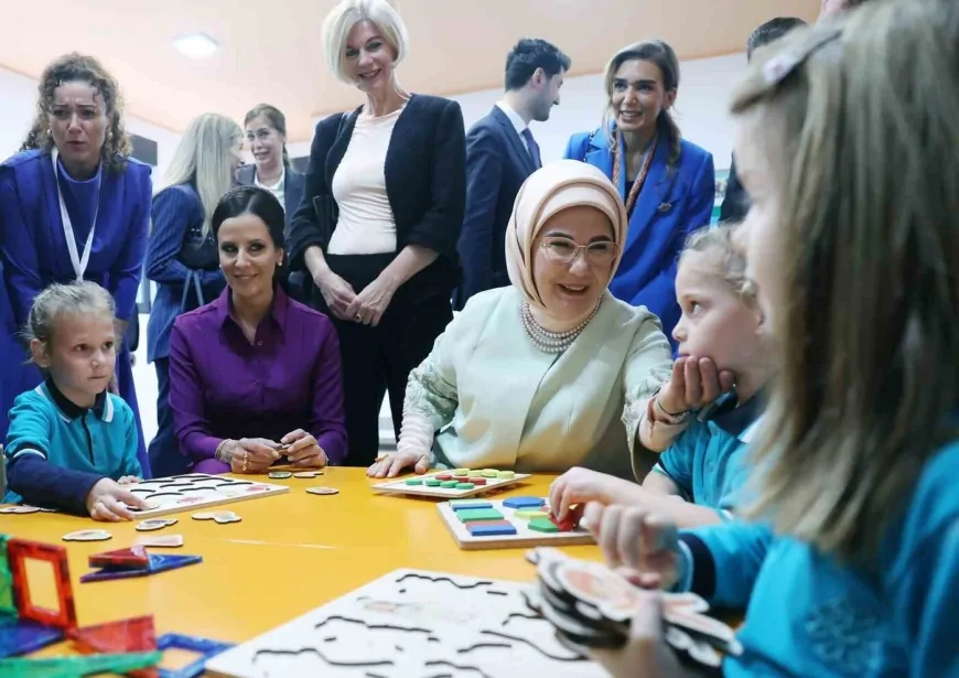 Emine Erdoğan'dan Yarıyıl Tatili Mesajı: 'Başarılarınız Daim Olsun'