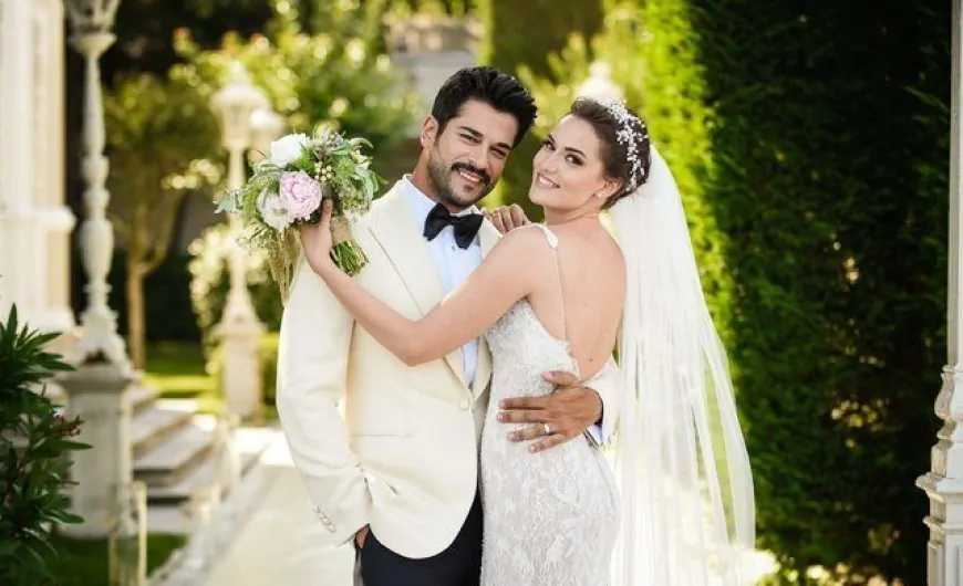 Burak Özçivit ve Fahriye Evcen'den Kavga İddialarına Yalanlama: 'Bizim İçin Anlamlı Bir Geceydi'