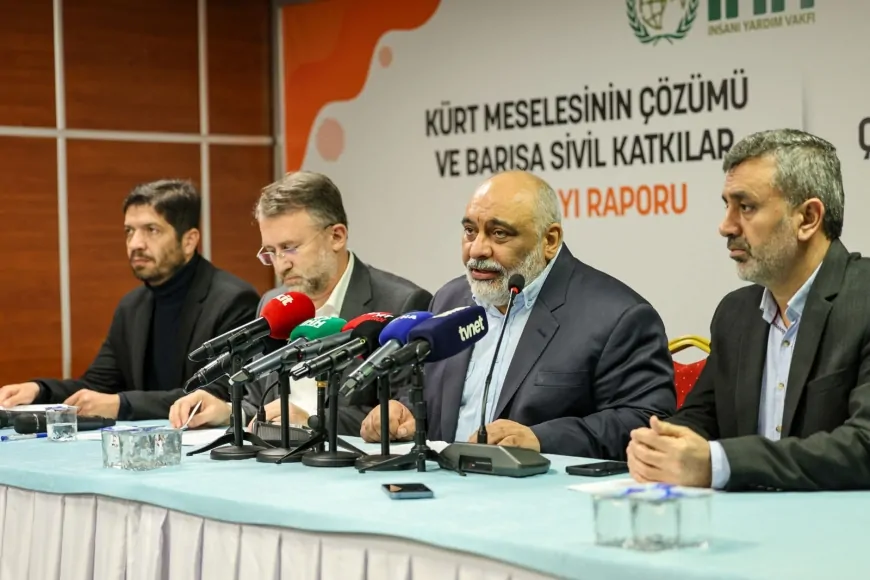 İHH'dan 'Barışa Sivil Katkı' Çalıştayı: Kürt Meselesine Çözüm Önerileri Tartışıldı