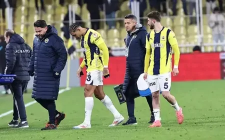Fenerbahçe'de sakatlık şoku! Yeni transfer sahada yalnızca 5 dakika kaldı