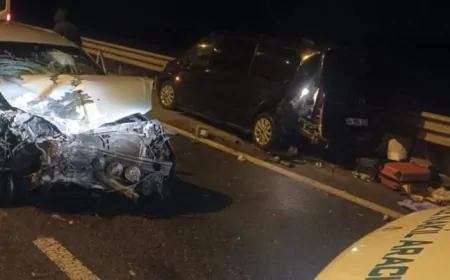 Aksaray’da Feci Kaza: Lastik Değiştirenlere Otomobil Çarptı, 2 Ölü 7 Yaralı