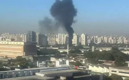 Brezilya'nın Sao Paulo kentinde küçük uçak kazası: 2 ölü, yangın çıktı!