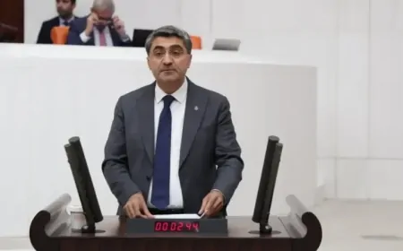 Yeni Yol Partisi Grup Başkanvekili Mehmet Emin Ekmen: 'Depremzedelere verilen sözler tutulmadı, vaatler yerine getirilmedi'