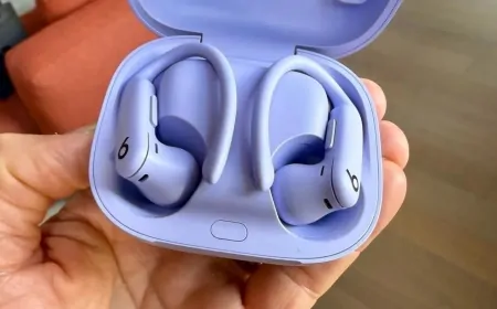 Apple Powerbeats Pro 2 tanıtıldı: Daha hafif, daha akıllı, işte fiyatı!