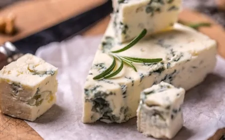 Peynir küflenmesin diye kabına bunu atın! İşte pratik çözüm