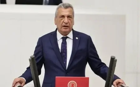 Hasan Öztürkmen: 'Gaziantep Havalimanı Uçuşlara Kapalı, Bakan Uraloğlu Çözüm Üretmeli'