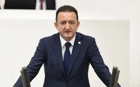 AK Parti Tekirdağ Milletvekili Barış Bektaş, Giden Gelmez Dağları'ndaki Doğa Katliamına Karşı Uyardı: 'Boksit Madenciliği Sağlık ve Ekosistem İçin Tehlike'