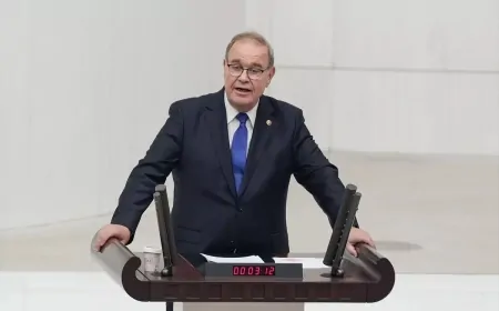 CHP’li Faik Öztrak: 'Hukuk ve Ekonomi İçin Tepki Gösteren Herkes Siyasete Müdahale Etmiş Olmaz!'