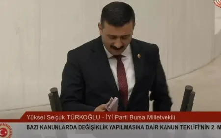 Yüksel Selçuk Türkoğlu: ‘Emeklilere ikinci iş yasağı vicdansızlıktır, bu karardan vazgeçin’