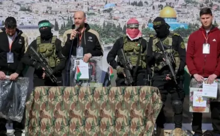 Hamas, İsrail'den Alınan En Küçük Gaza Rehinelerinin Cenazelerini Teslim Etti