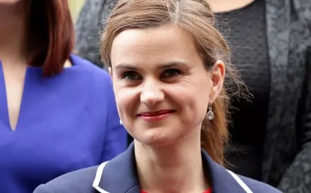 İngiliz Milletvekili, KGB Ajanı Olduğundan Şüphelenilen Kadınla Genelevde Mahsur Kaldı