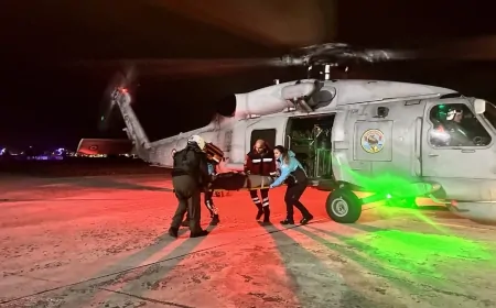 Deniz Kuvvetleri, Gökçeada’daki hastayı helikopterle Çanakkale’ye tahliye etti