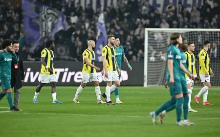 Anderlecht - Fenerbahçe Maçı Irkçı Saldırılar Nedeniyle Durduruldu