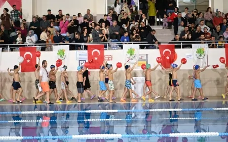 Mamak’ta Havuzlar Arası Yüzme Yarışması Büyük Çekişmeye Sahne Oldu