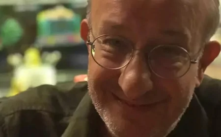 Tiyatrocu Naşit Özcan beyin kanaması geçirdi, yoğun bakıma kaldırıldı