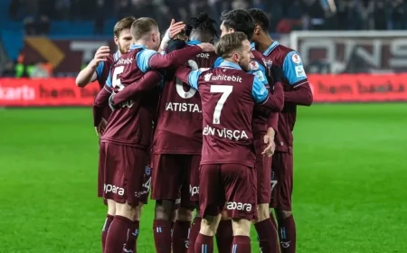 Trabzonspor, Çaykur Rizespor'u 5-2 mağlup ederek çeyrek finale yükseldi