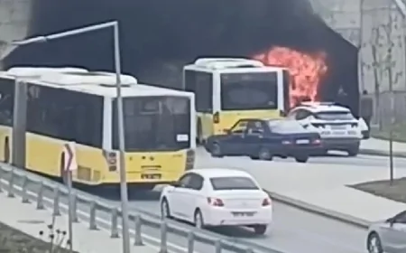 Başakşehir’de İETT Otobüsünde Yangın! Ekipler Olay Yerinde