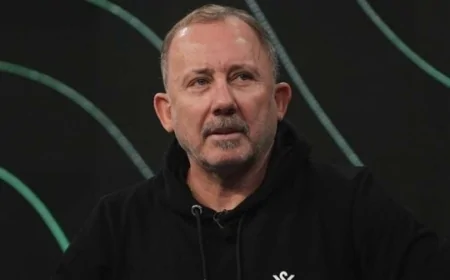 Sergen Yalçın'dan Fenerbahçeli Edin Dzeko'ya övgü: 'Osimhen'den daha iyi'