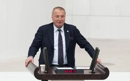 İYİ Partili Hakan Şeref Olgun: 'Milletvekili transferleri siyasetin çöküşüdür, siyasi etik yasası çıkarılmalıdır'