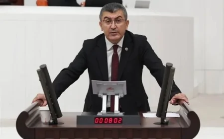 Gelecek Partili Hasan Ekici: ‘Her gün 6 milyon ekmek çöpe gidiyor, milyonlarca insan aç yatıyor!’