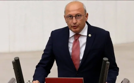 CHP’li Utku Çakırözer: ‘Hocalı’yı unutmadık, unutturmayacağız; Zengezur Koridoru neden açılmıyor?’