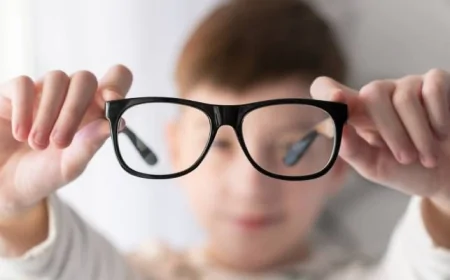 Miyop Olma Nedenimiz: Genetik mi, Çevresel mi?