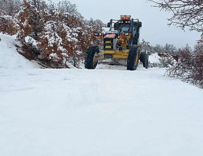 Afyonkarahisar'da Karla Mücadele Seferberliği: Ekipler 24 Saat Sahada