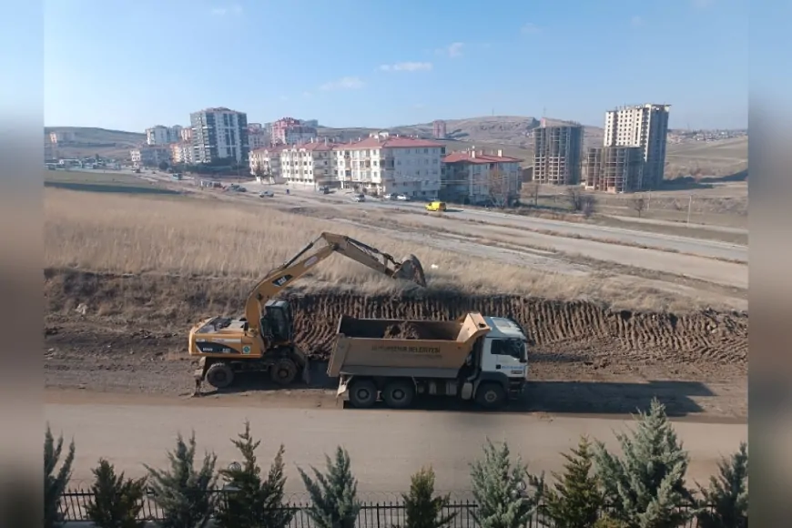 Mansur Yavaş: 'Pursaklar'da Ulaşımı Rahatlatacak Yol Çalışması Başladı'