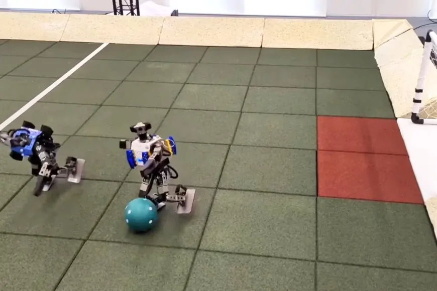 Google DeepMind Robotları Futbol Oynarken Şaşkınlık Yaratan Görüntüler Paylaşıldı