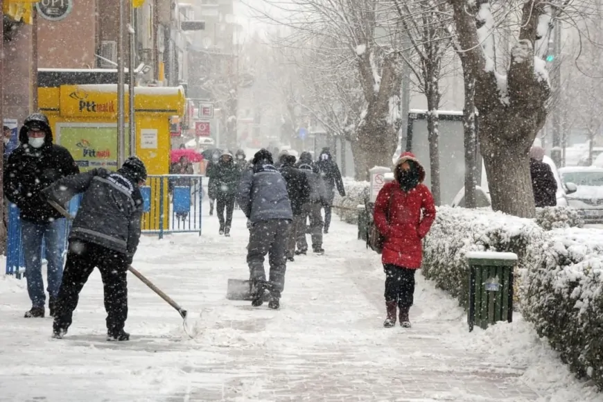 Kayseri'de Kuvvetli Kar Yağışı ve Buzlanma Bekleniyor: Hava Durumu Raporu