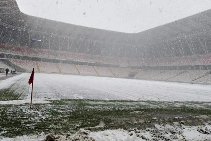 Etkili Kar Yağışı Nedeniyle 2. ve 3. Lig Maçları Tamamı Ertelendi!