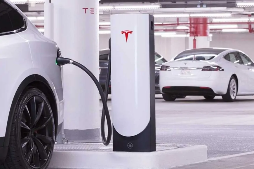 Tesla, Şarj İstasyonlarında Sıra Bekleme Sorununu "Sanal Sıra" ile Çözüyor!