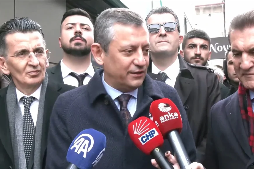 Özgür Özel'den İmamoğlu'nun Diploması Hakkında Açıklama: 'Buna da Tenezzül Ettiler'