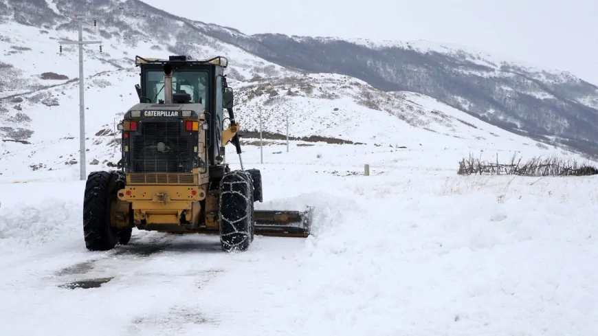 Ulaşıma Kar Engeli: Anadolu ve TEM Otoyolları'nda Trafik Felç Oldu