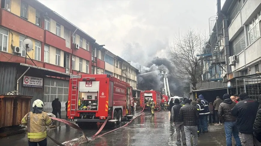 Başakşehir'de sanayi sitesinde fabrika yangını! Müdahale sürüyor