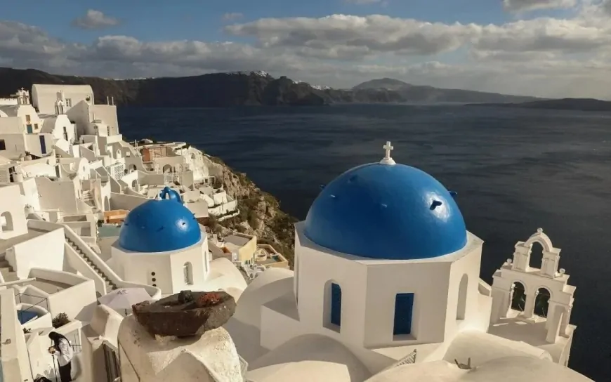 Yunanistan'ın Santorini Adası'nda yoğun sismik hareketlilik nedeniyle olağanüstü hal ilan edildi