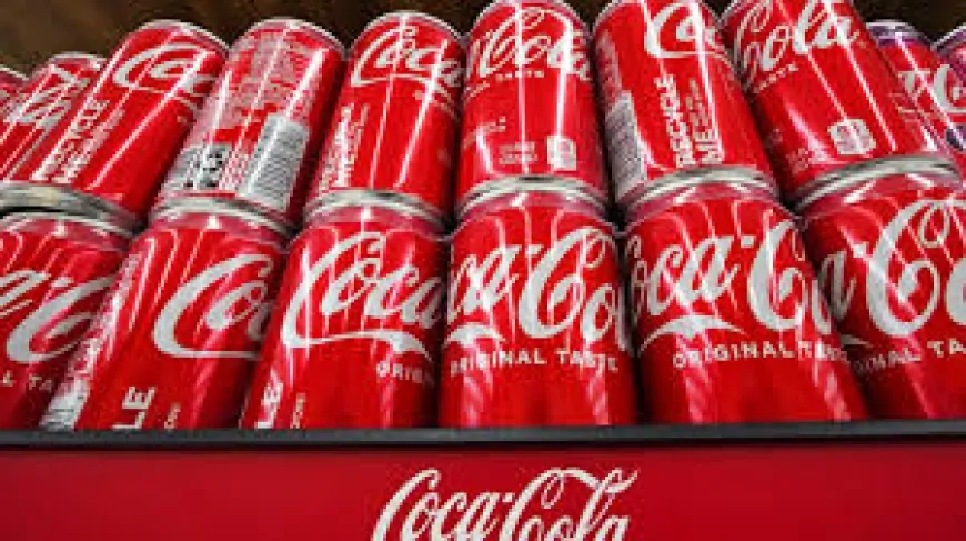 Coca-Cola, Trump’ın Gümrük Vergileri Nedeniyle Daha Fazla Plastik Kullanabilir