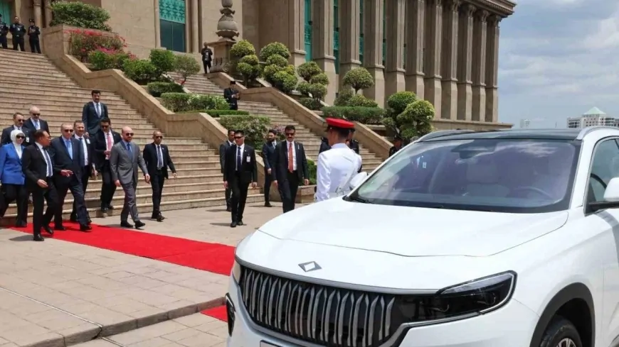 Malezya Başbakanı Enver İbrahim TOGG ile test sürüşü yaptı