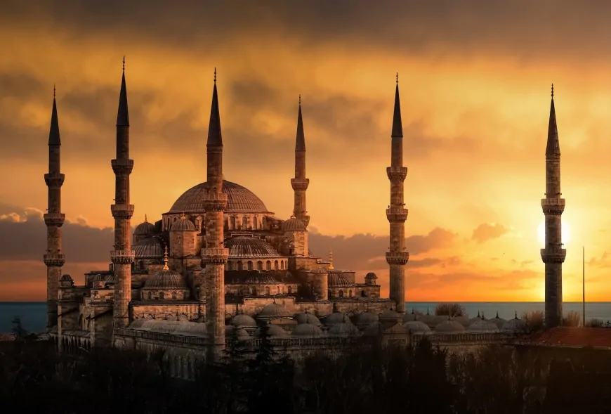 İstanbul İçin Haftalık Namaz Vakitleri 12-18 Şubat 2025 Arası