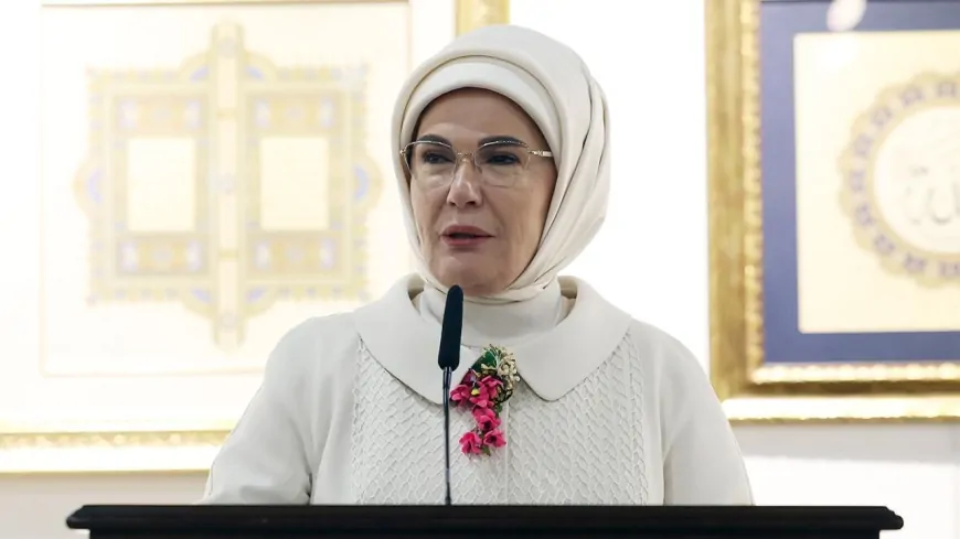 Emine Erdoğan'dan Berat Kandili mesajı: 'Gecemiz mübarek olsun'