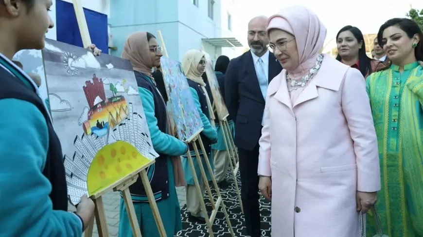 Emine Erdoğan, Pakistan'da kız öğrencilerle buluştu: 'İlham verici bir deneyimdi'