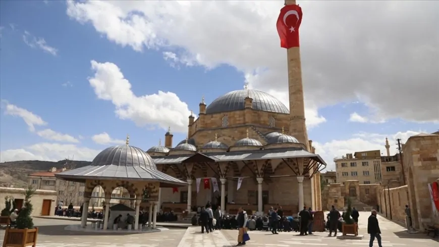 Nevşehir’de 19-25 Şubat 2025 Namaz Vakitleri Açıklandı