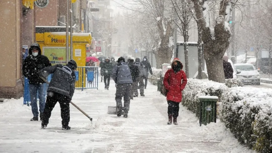 Kayseri'de Kuvvetli Kar Yağışı ve Buzlanma Bekleniyor: Hava Durumu Raporu