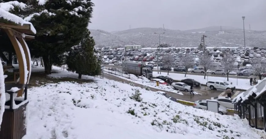 Kocaeli'de Kar Yağışı Başladı! Hava Sıcaklıkları Sıfırın Altında