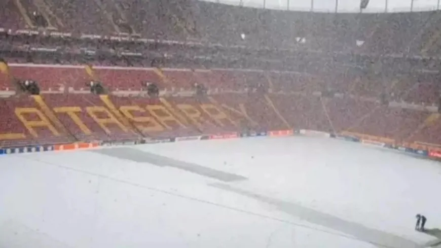 Galatasaray-AZ Alkmaar Maçı Öncesi RAMS Park Stadı’ndaki Zemin Durumu! Kar Yağışı Etkiler Mi?